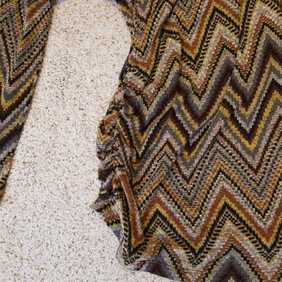 Cute maternity long sleeve dress, multicolored chevron pattern - Picture 2 of 5